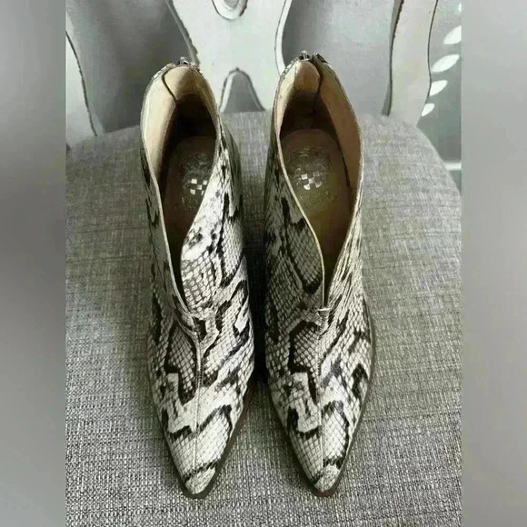 Vince Camuto Ginsel Snake Print Bootie Size 8 - Picture 3 of 10